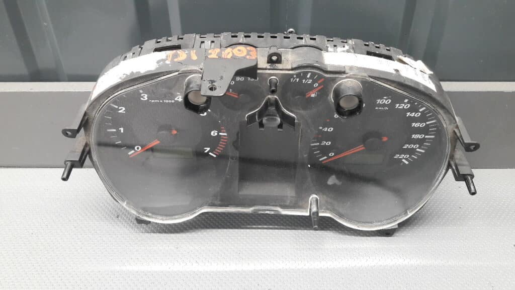 6L0920801A Licznik Seat Ibiza III 1.4 16V 03R uszkodzony