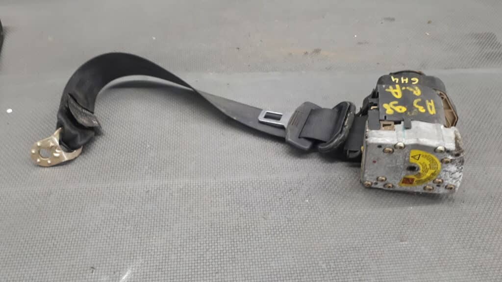 8L3857806 Pas prawy tyl Audi A3 8L