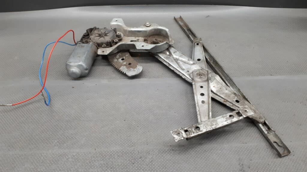 400345D Mechanizm szyby prawy tyl Rover 400
