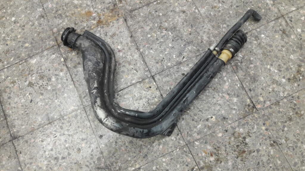 7700432338 wlew rura baku paliwa Renault Megane I 1.4