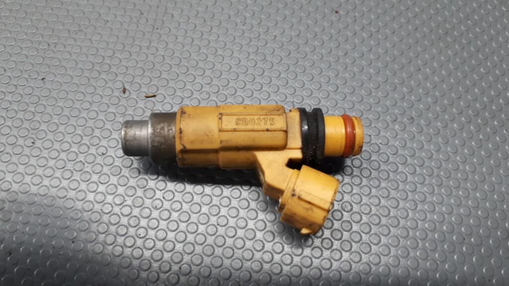 CDH275 wtryskiwacz paliwa Galant 2.0B