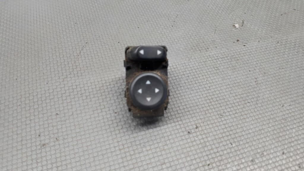 Przełącznik regulacji lusterek Alfa Romeo 156