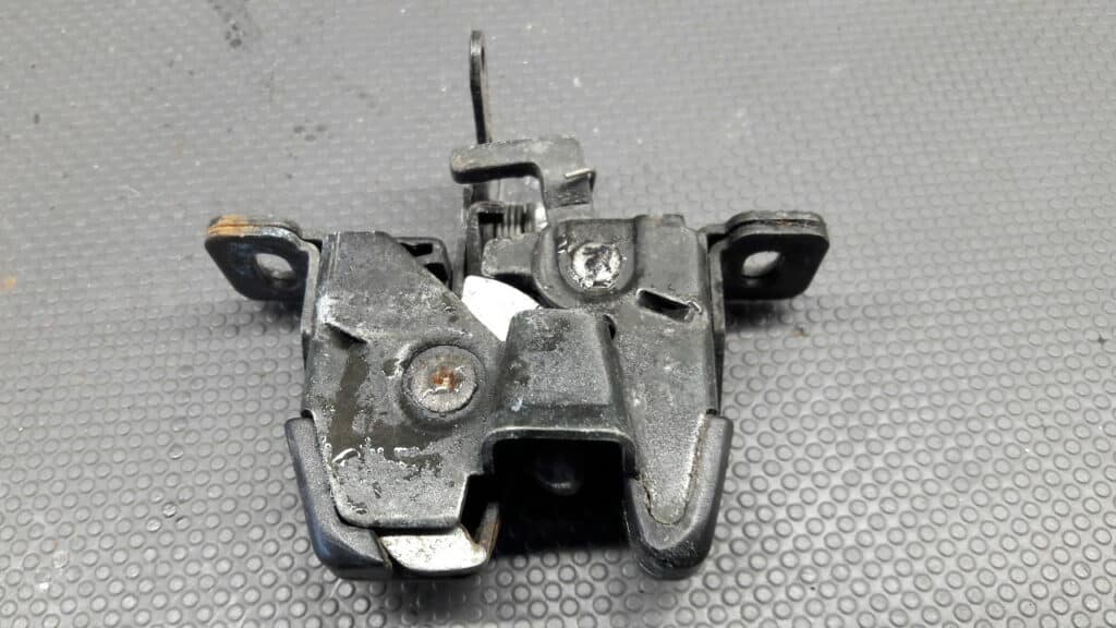 Zamek tylnej klapy Volvo 460