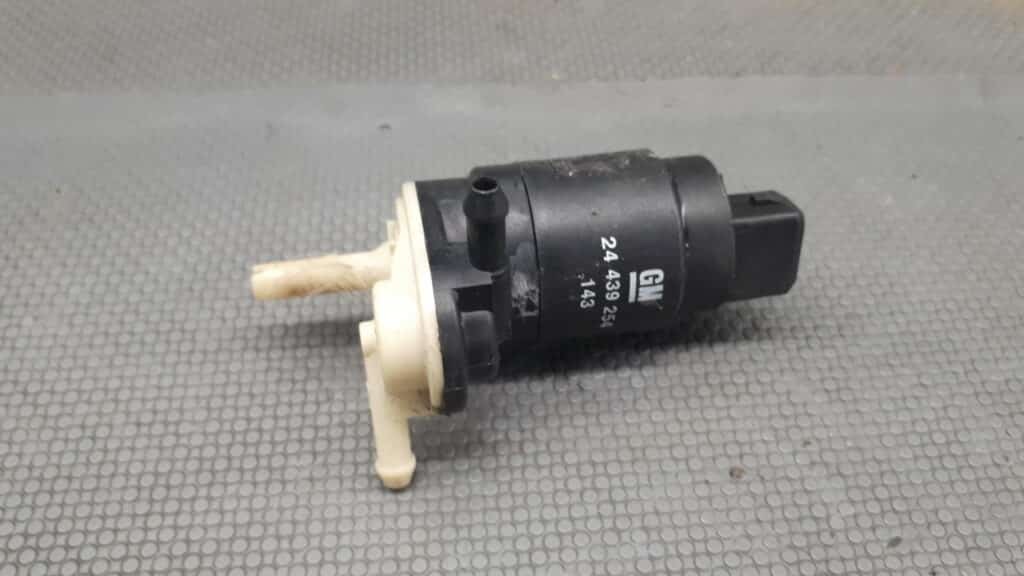 24439254 Pompka spryskiwaczy Opel Meriva A