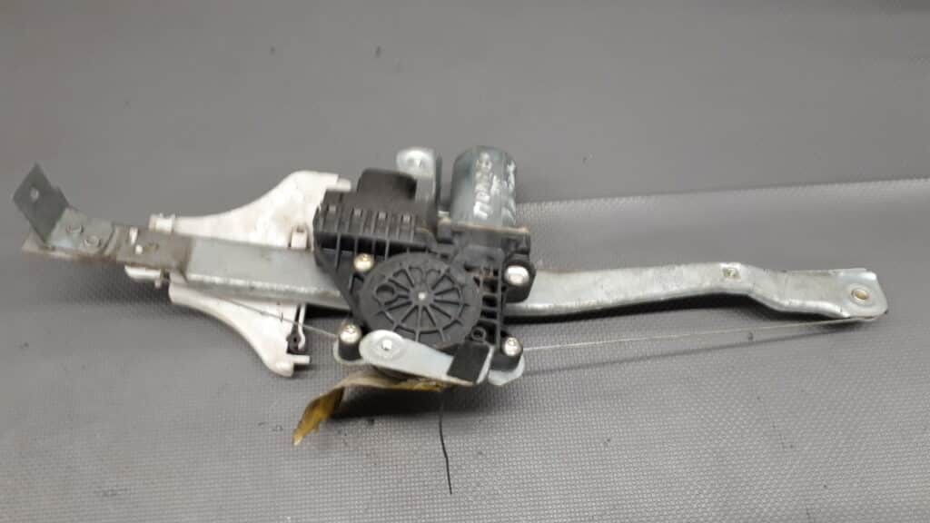 0130821773 mechanizm  szyb lewy tył Ford Mondeo MK3 00-03