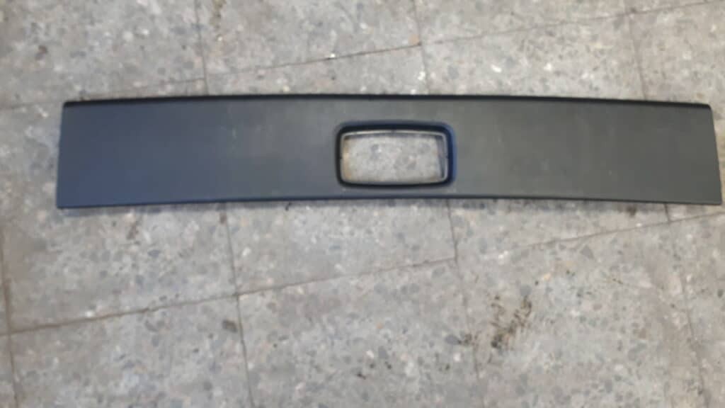 6330548010 osłona podsufitki Lexus RX 300 00-03r