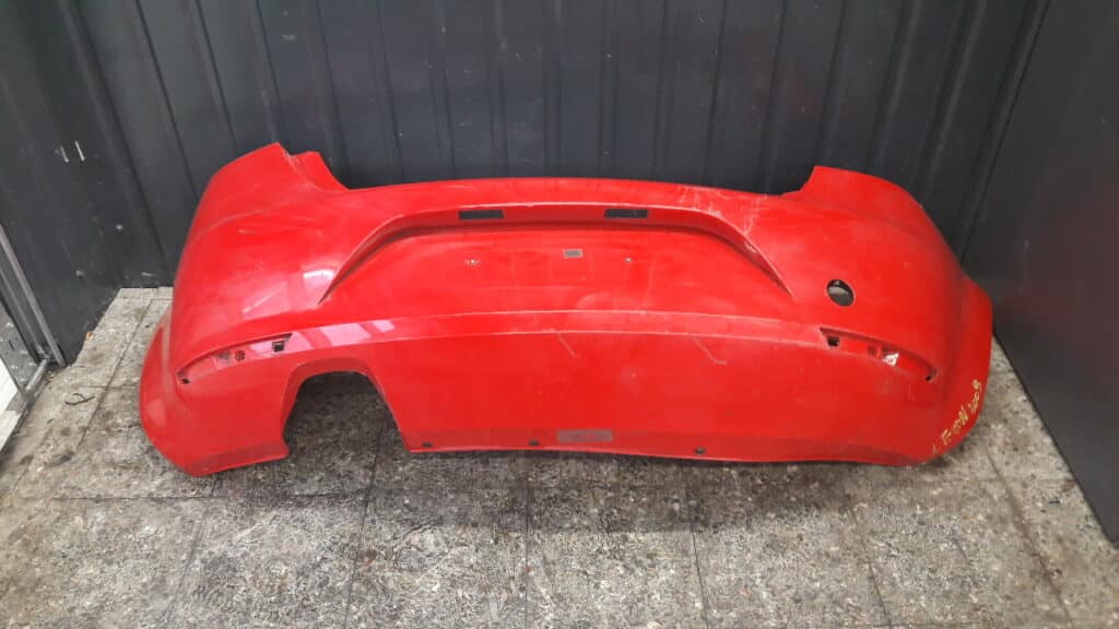 1P0807421 zderzak tyl Seat Leon II 06-08r czerwony