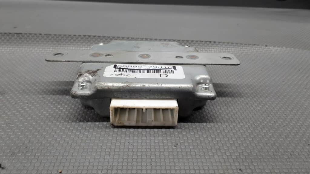 3888579J10 moduł napędu SUZUKI SX4 I