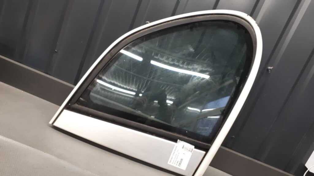 7L5845297 szyba karoseryjna lewa tył Porsche Cayenne