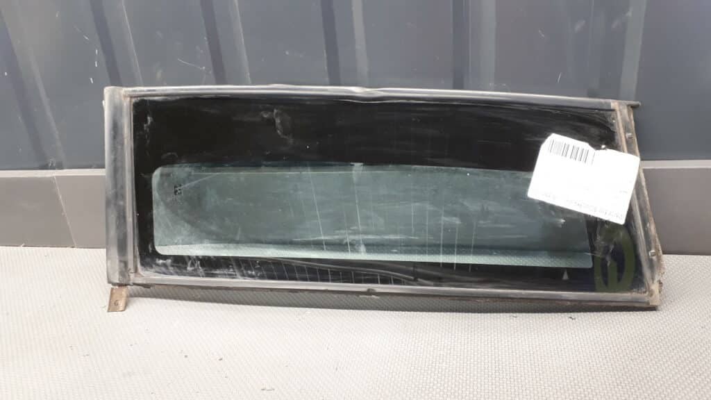 szyba karoseryjna prawy tył Chevrolet Blazer 84r
