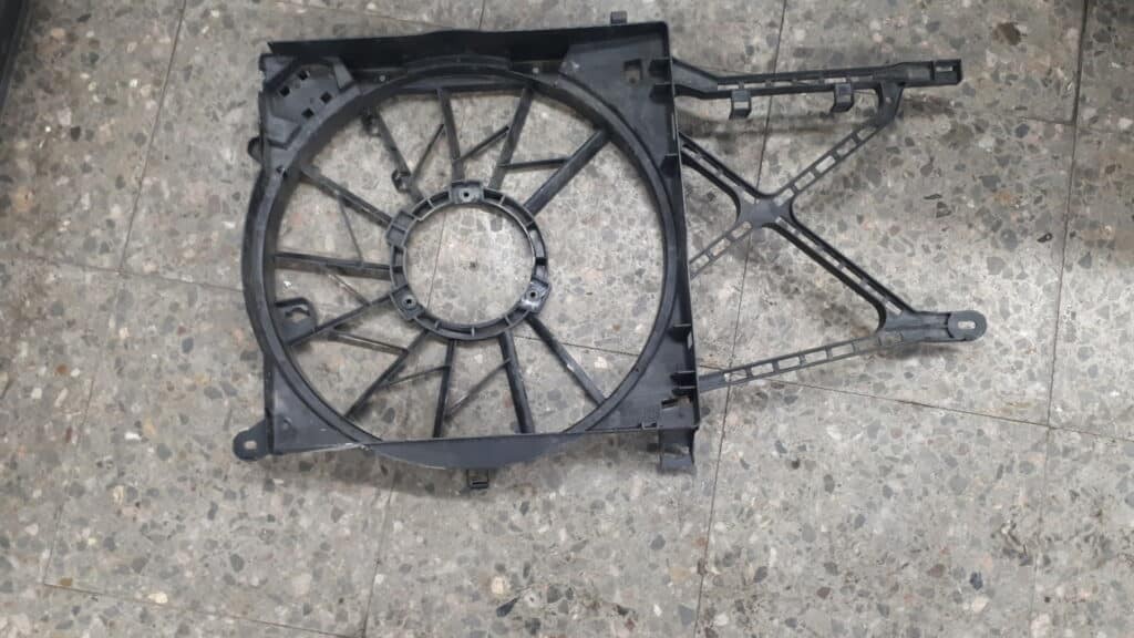 13207166 Obudowa wentylatora Opel Astra H 1.8