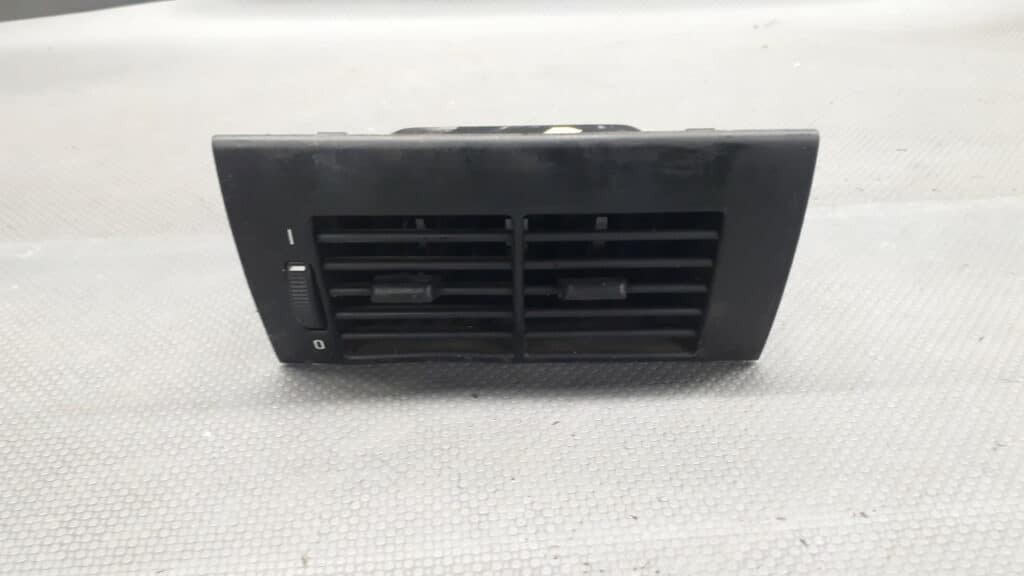 8391182 Kratka nawiewu BMW E39