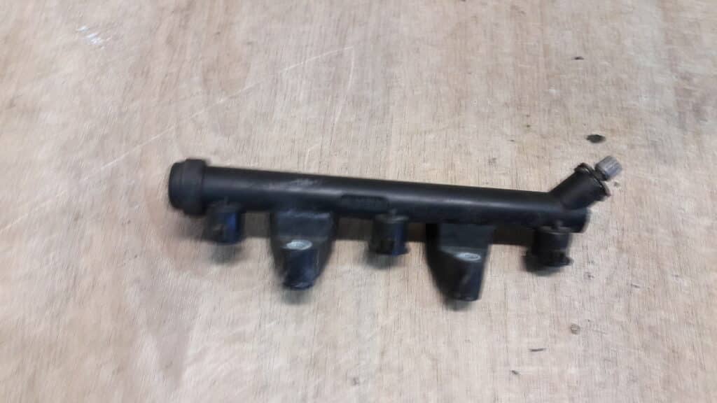 03D133329B Listwa wtryskowa VW Polo IV 1.2