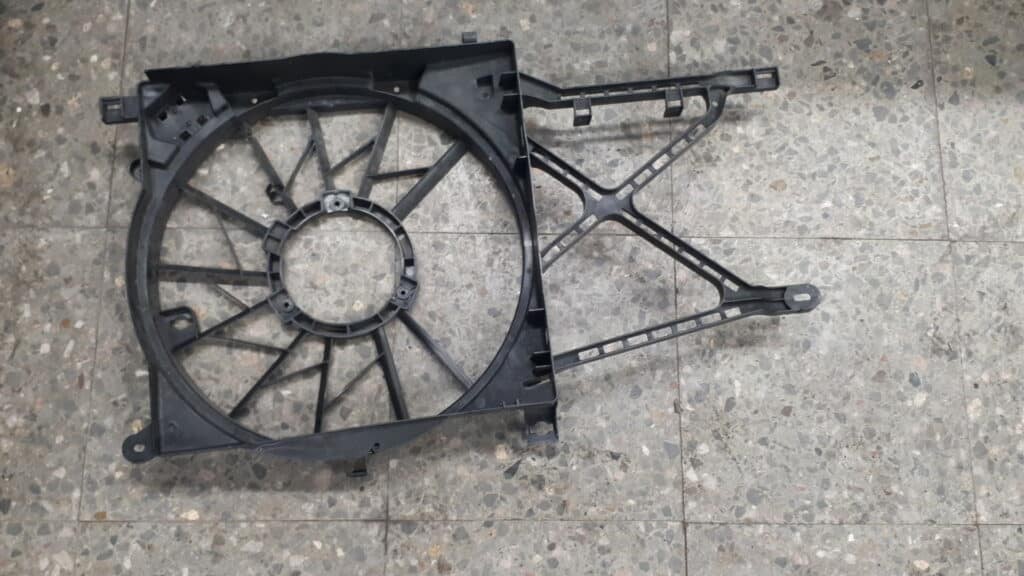 13207166 Obudowa wentylatora Opel Astra H 1.8