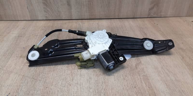 7182122 MECHANIZM SZYBY PRAWY TYL BMW F10
