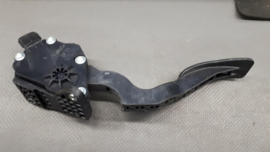 k4238-7410 pedał gazu potencjometr EU MAZDA II