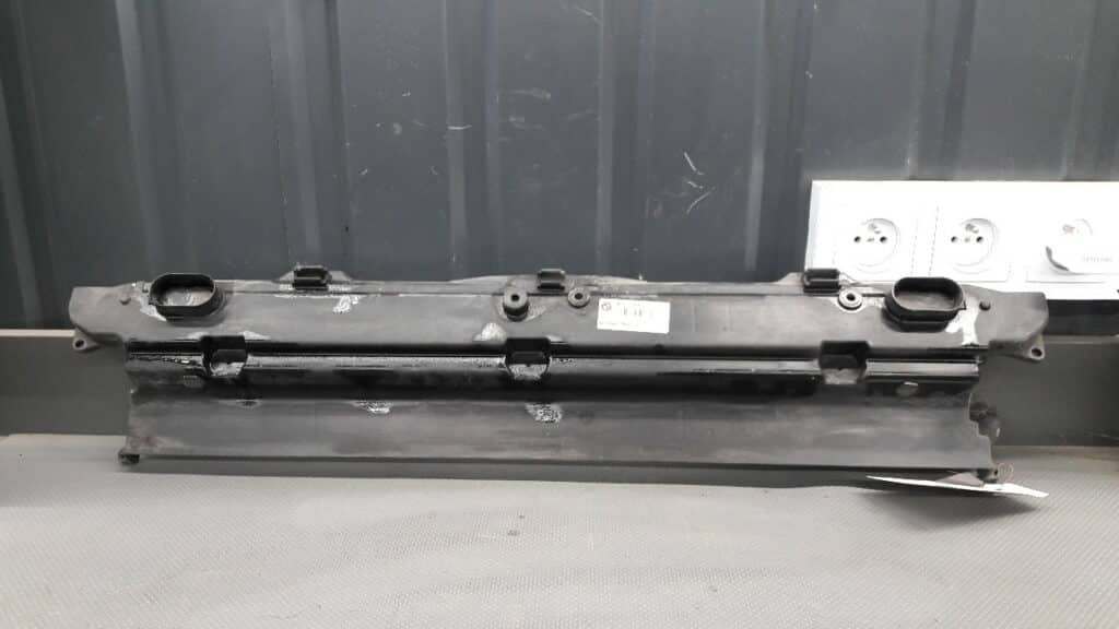 7525793 Osłona obudowa górna chłodnicy Bmw E60
