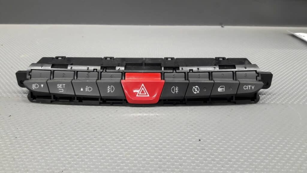 7355313220 przełącznik awaryjnych lancia ypsilon
