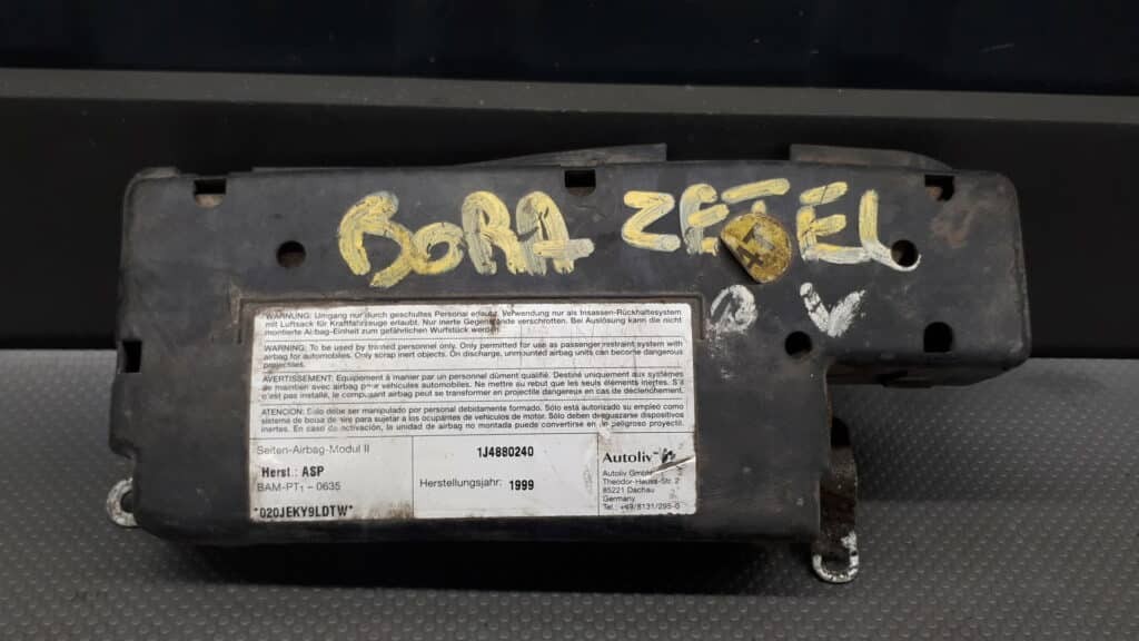 1J4880240 poduszka fotela przod VW GOLF BORA AIRBAG PRAWA