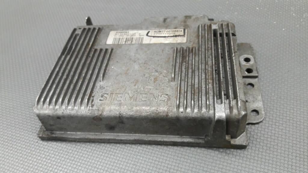 7700110258 Komputer silnika  renault clio II