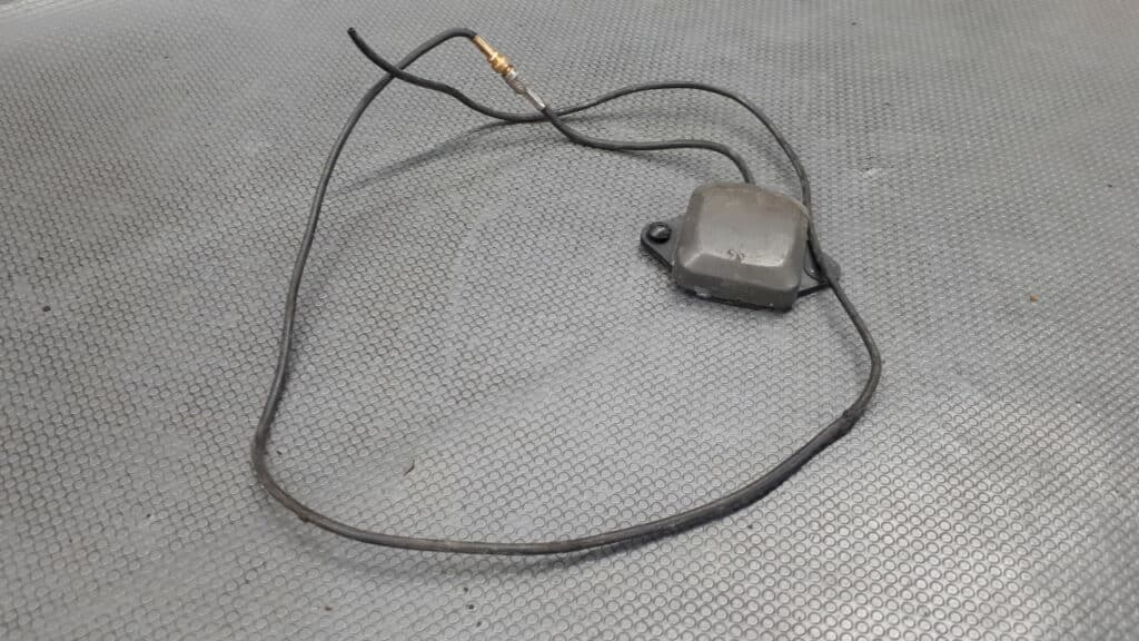 8375944 Antena GPS BMW E46