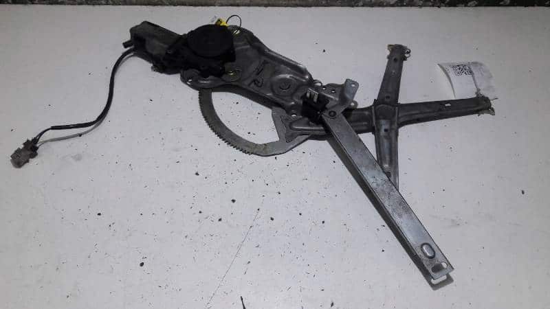 1944070 mechanizm szyby prawy przód BMW E34