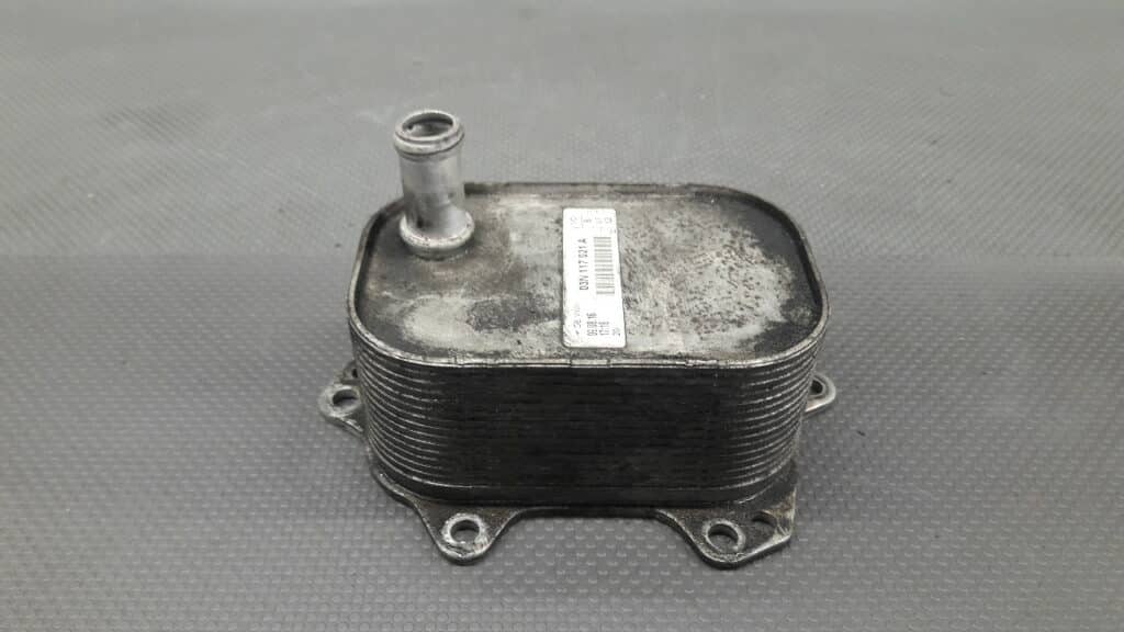 03N117021A chlodnica oleju Audi A4 B9 2.0 TDI