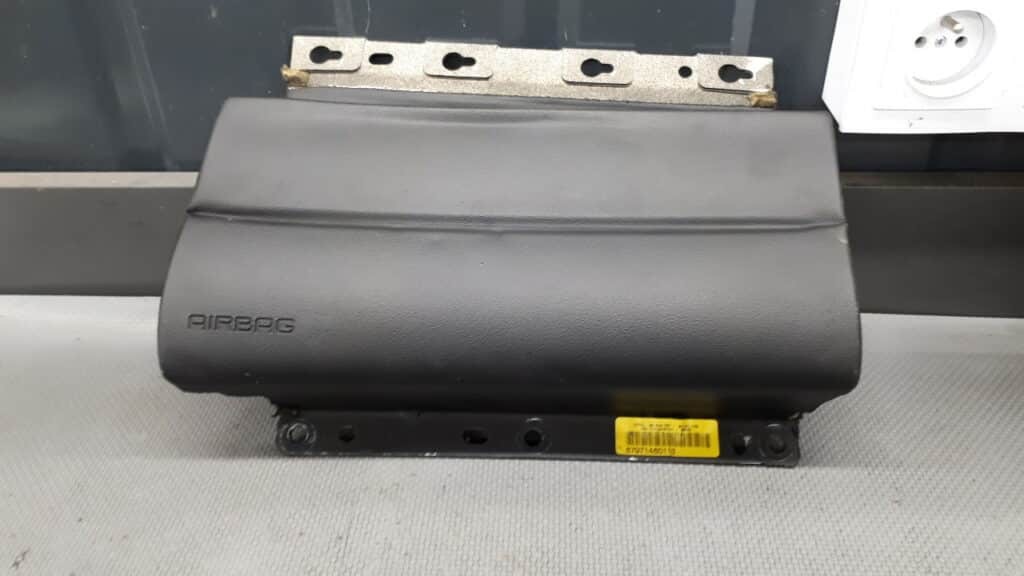 90504787 Zaślepka Airbag pasażera Opel Vectra B