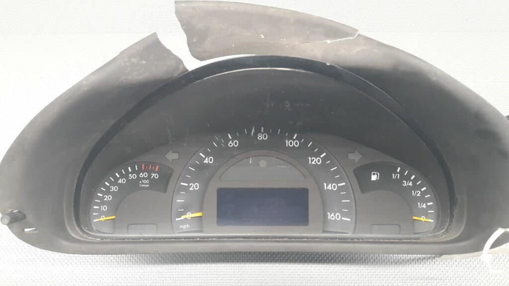 A2035400211 Licznik zegar MERCEDES C200 W203 01r ANGLIK