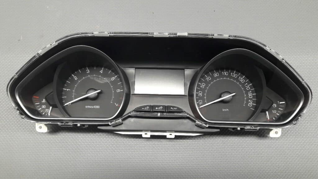 9825986180 Licznik zegar Peugeot 208 19R. Benzyna 1.2