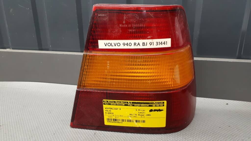 lampa prawy tył VOLVO 940 Sedan HELLA