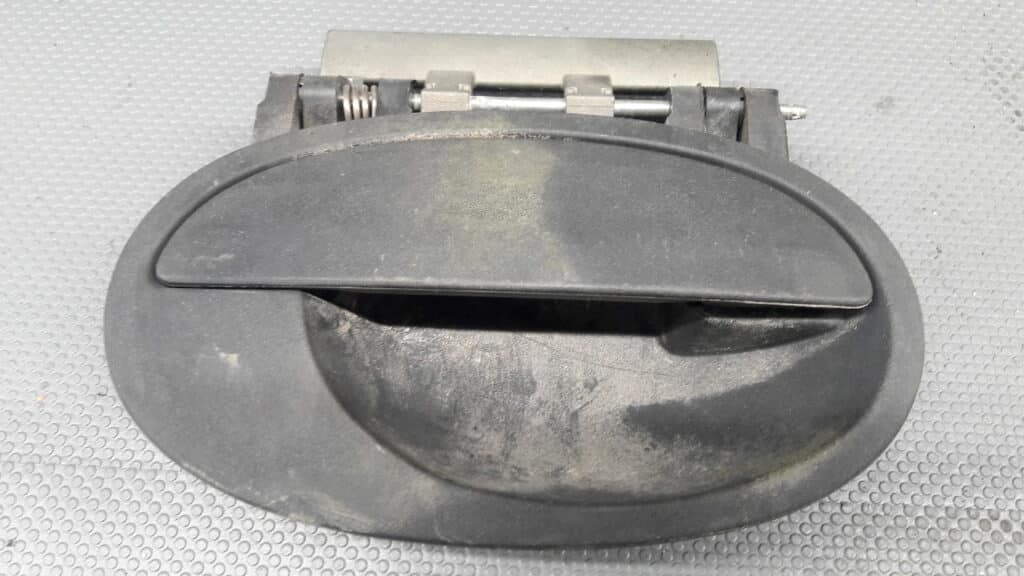 Klamka drzwi prawy przód OPEL CORSA C 5D