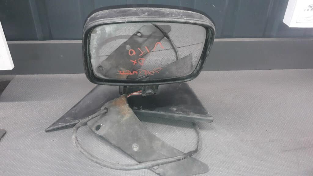 010089 Lusterko Prawe Mercedes Vito 638 1999r 5PIN