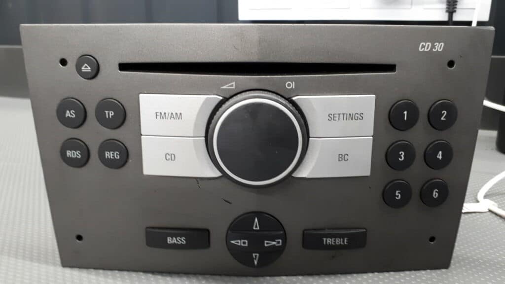 93183902 Radio CD Opel zafira B 06r