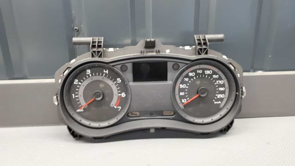 8200715178 Licznik zegar  Renault CLIO III 1.2 16V