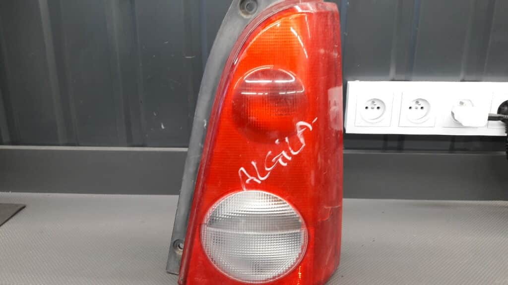 Lampa prawy tyl Opel Agila A