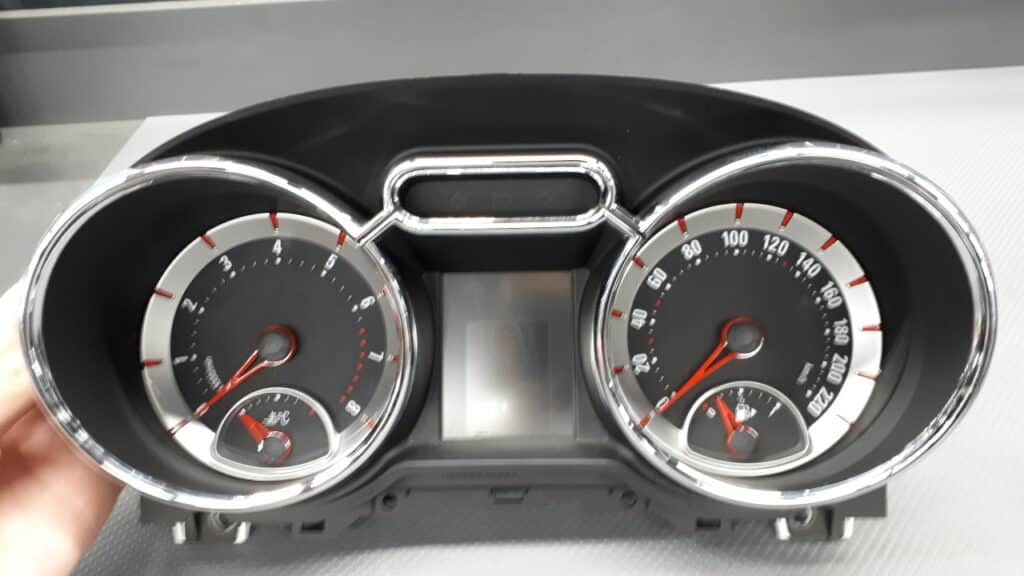 39004992 licznik zegary Opel Adam 1.2 2018r