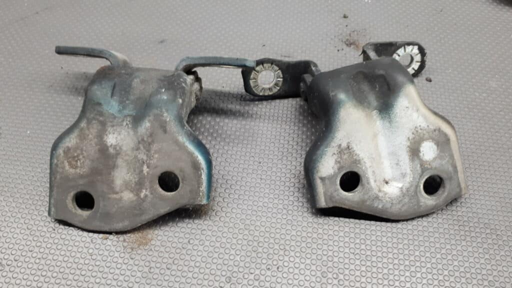 Zawias drzwi prawy przod Hyundai Accent 97r 3D