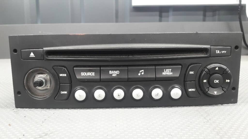 96643697XT Radio peugeot 207 citroen