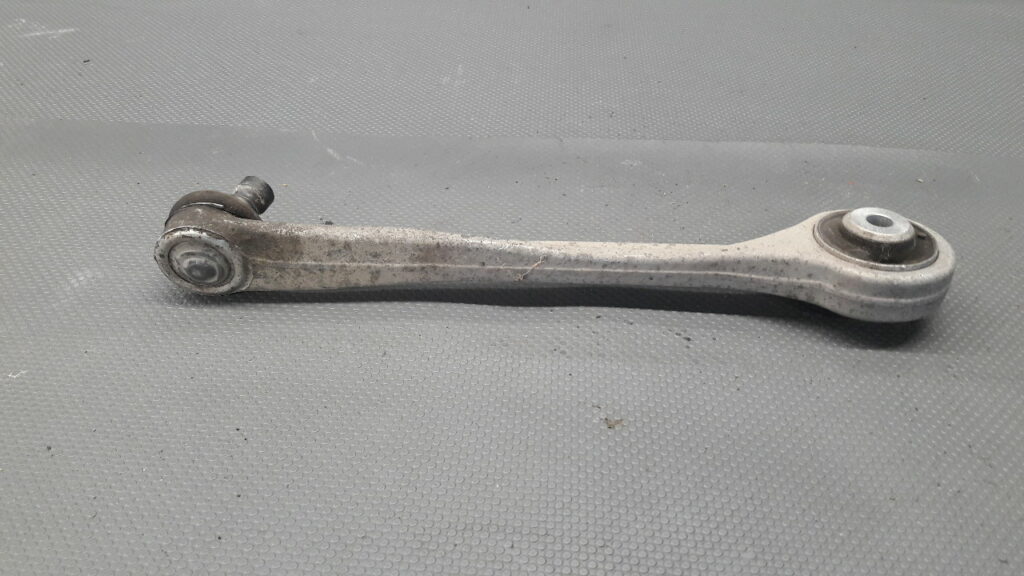 8K0506A Wahacz prawy przod gorny Audi A4 B8