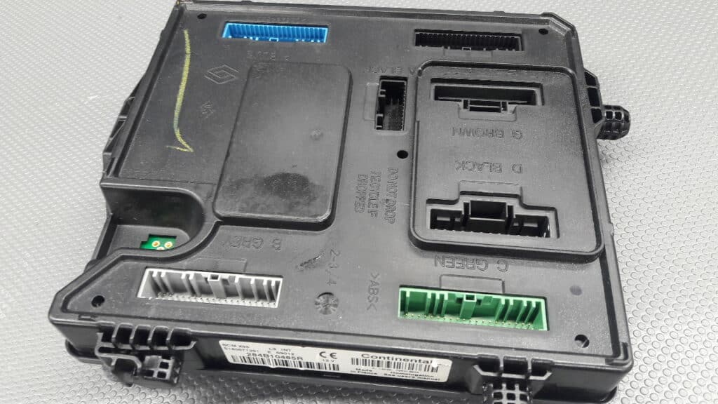 284B10485R Moduł sterownik BCM RENAULT MEGANE III 1.5 DCI 09R