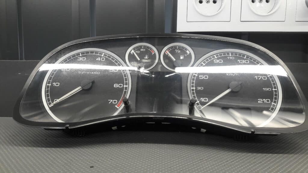 21669815-0 Licznik Peugeot 307  2.0 HDI