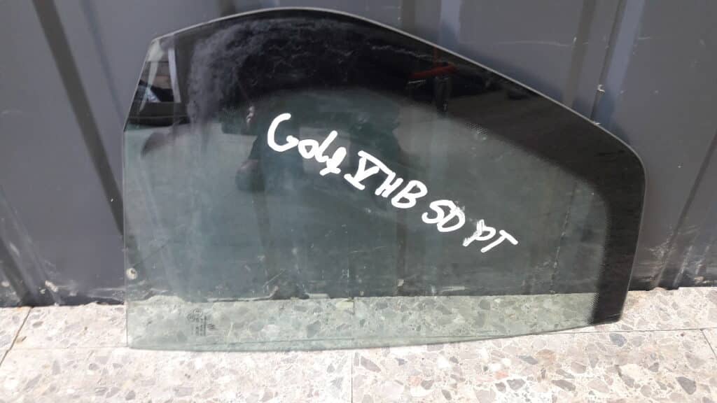 szyba prawy tył Golf V HB 5D