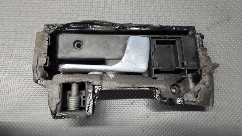klamka wewnętrzna drzwi lewy tył Range Rover II