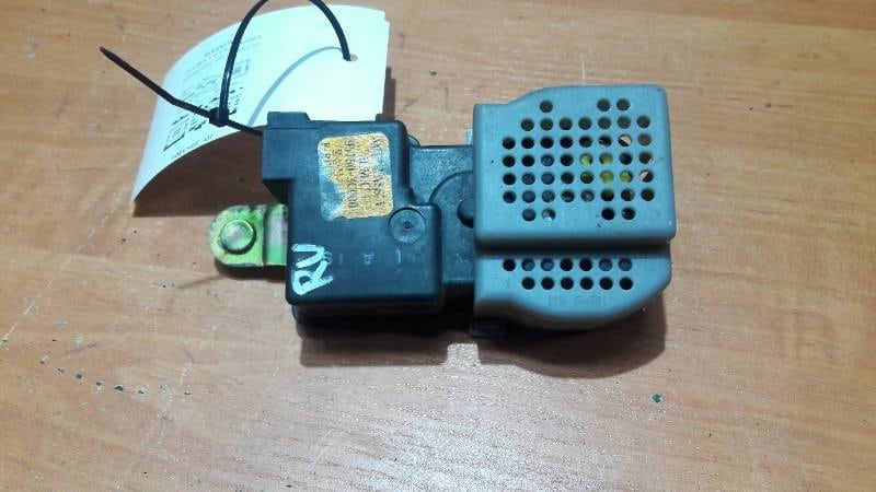 95750-3C000 SILOWNIK ZAMKA PRAWY PRZOD MAGENTIS II