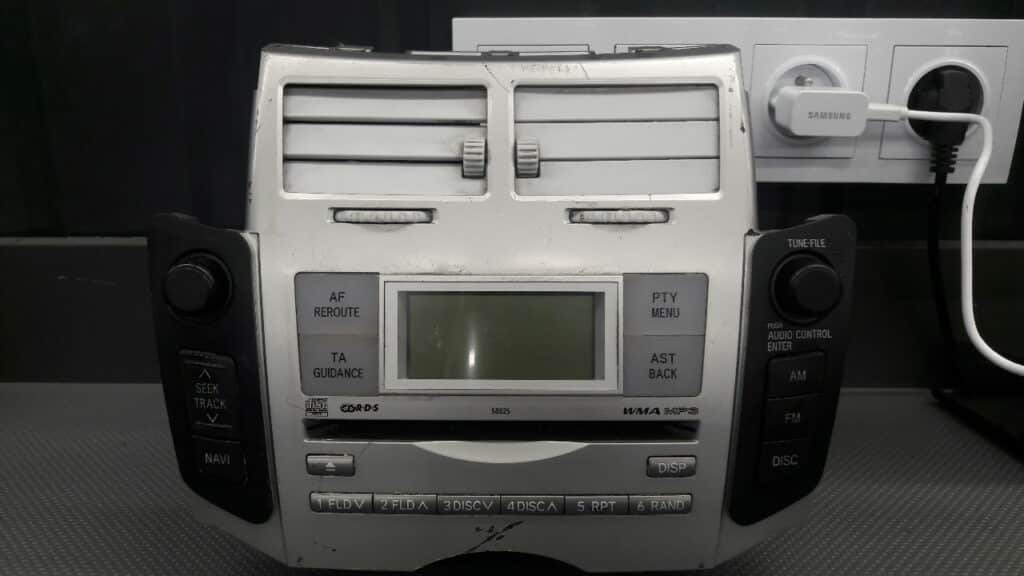 86120-52480 Radio toyota yaris ll 06-08r