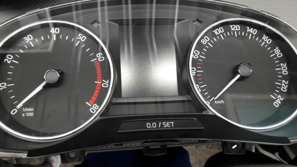 5JA920700A Licznik zegar Skoda Rapid 2017 Benz 1.2