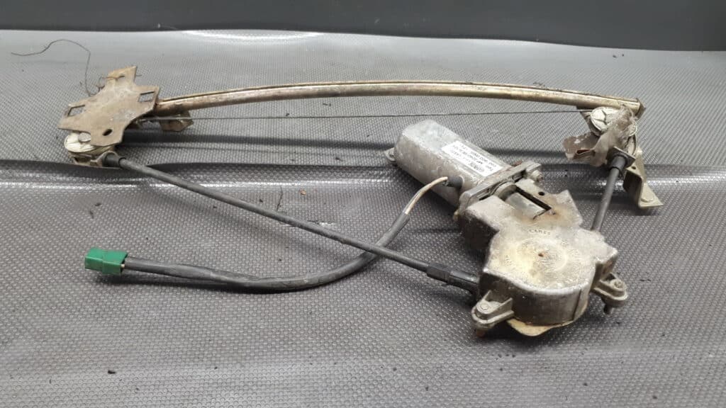 MP3240 Mechanizm szyby lewy tyl Alfa Romeo 164