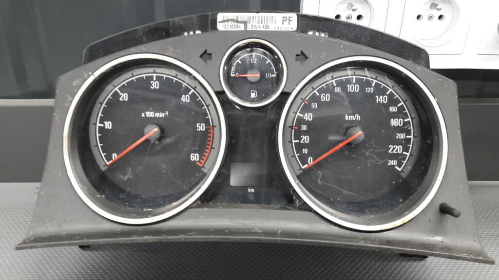13216684PF Liczni Opel Astra H 06R 1.9CDTI