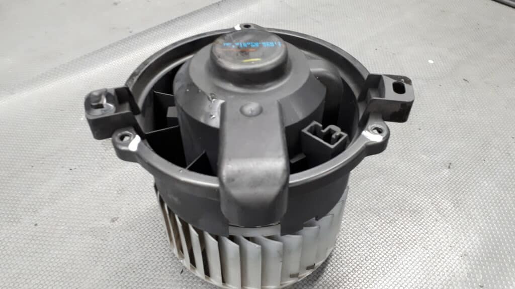 MF016070-0701 dmuchawa nawiewu Mitsubishi Colt 06r